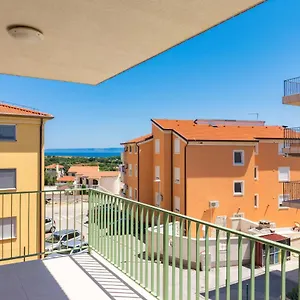 Apartment Anna, Ližnjan